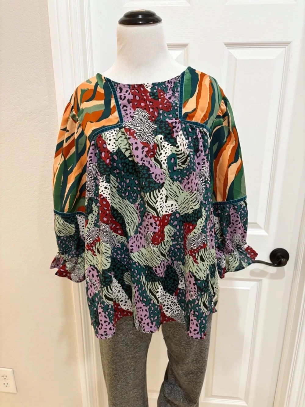 UMGEE Mixed Printed Green Multi-Color Blouse With Velvet Details Size M - Picture 3 of 11